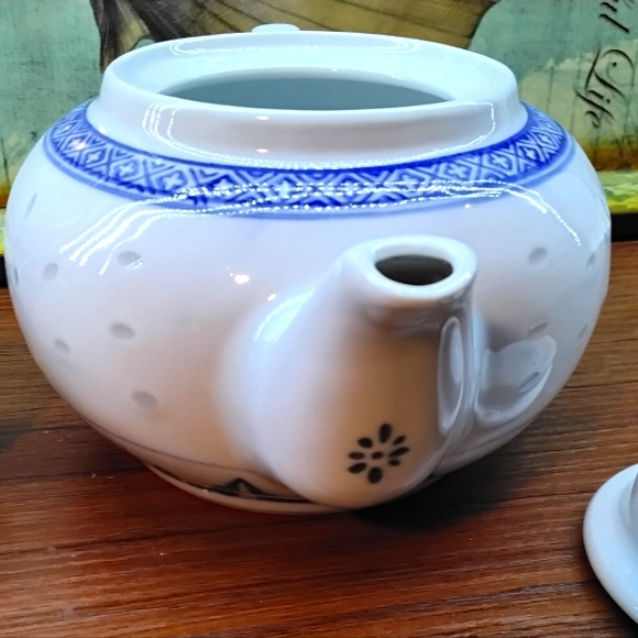 VINTAGE CHINESE RICE PATTERN PORCELAIN TEAPOT & 3 CUPS BLUE & WHITE CHINA - Picture 11 of 16